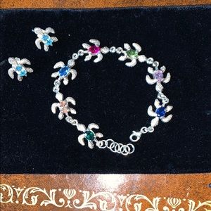 NWOT Silver bracelet and earring set